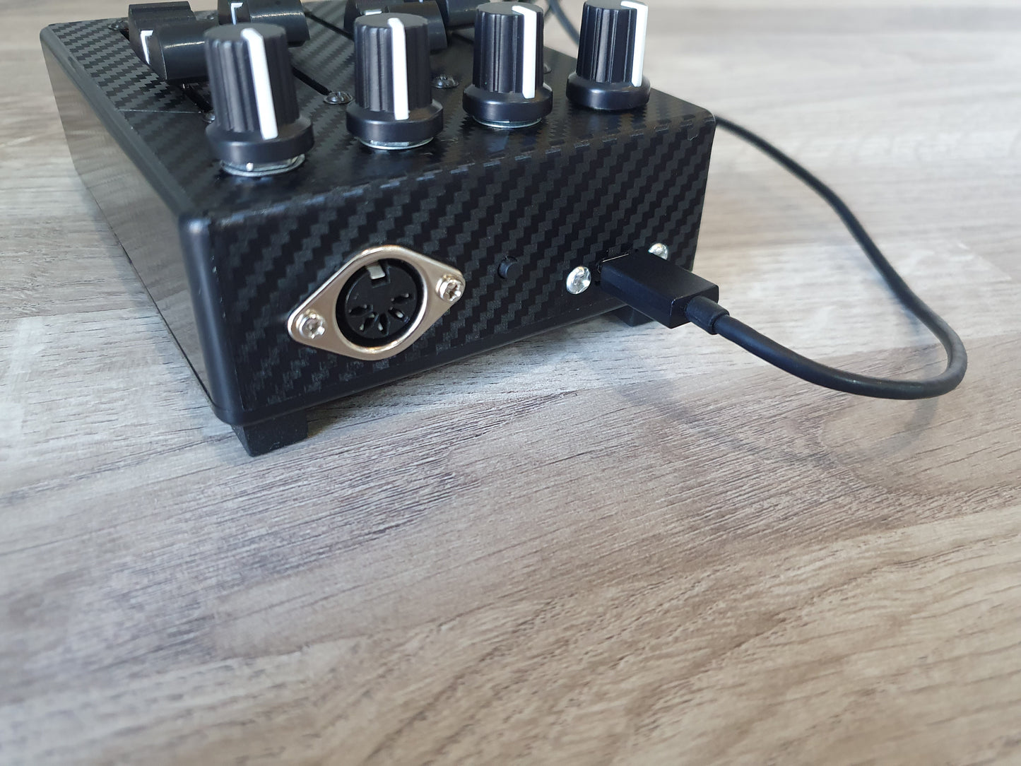 4 Fader 4 knob USB AND DIN MIDI controller
