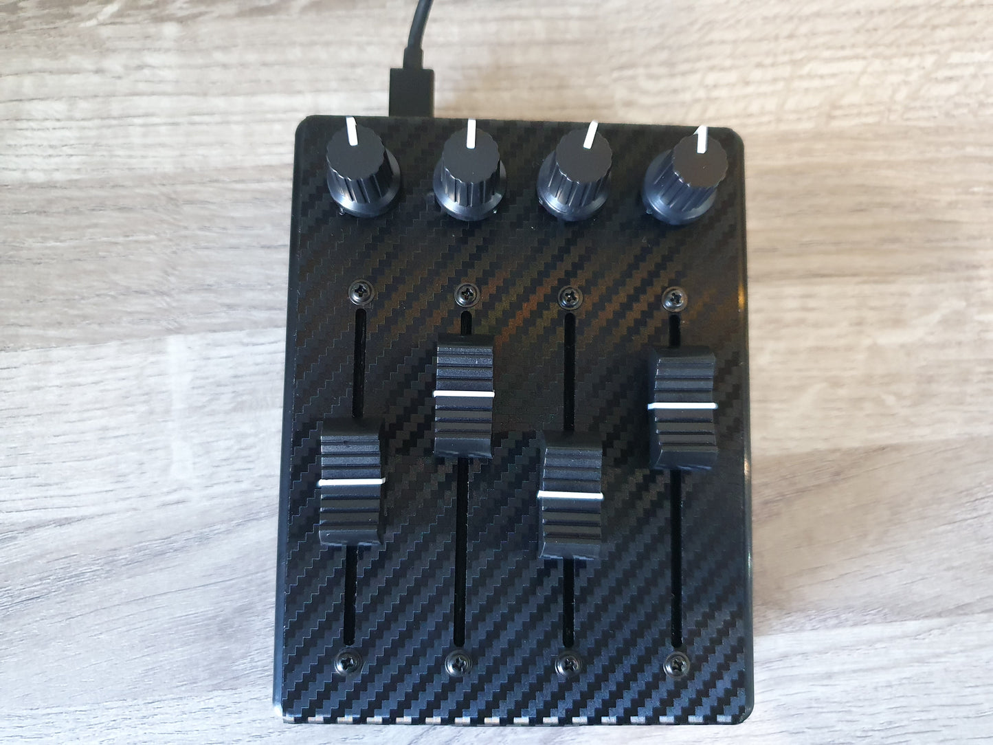 4 Fader 4 knob USB AND DIN MIDI controller