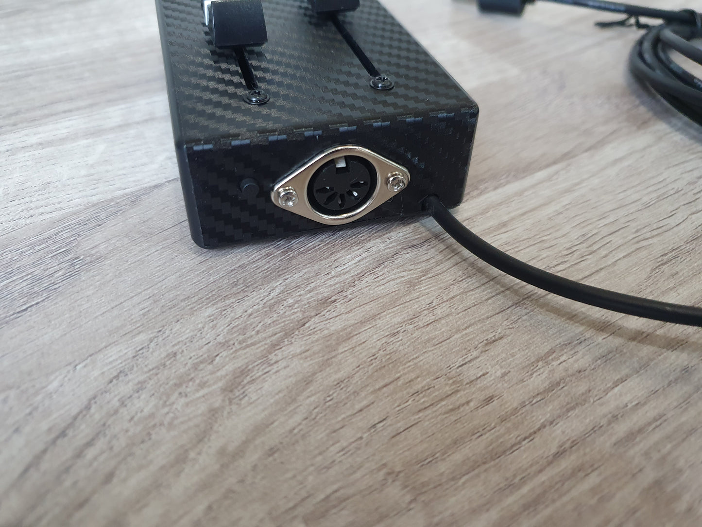 2 Fader USB and DIN MIDI controller