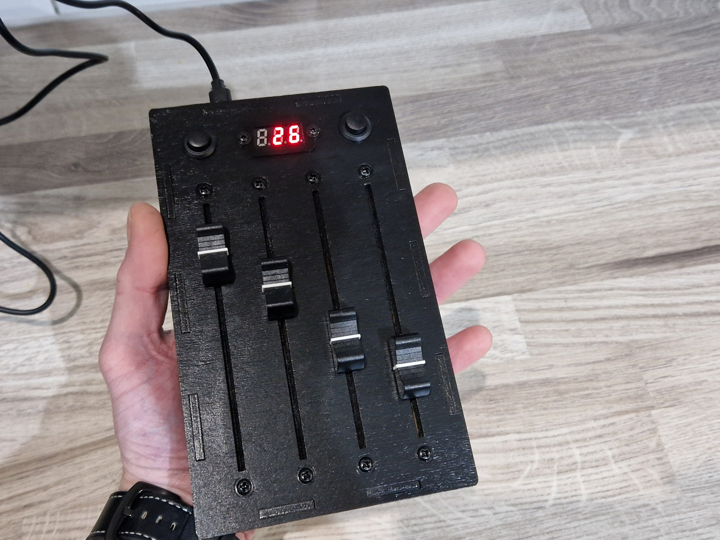 4 fader 100mm with preset buttons