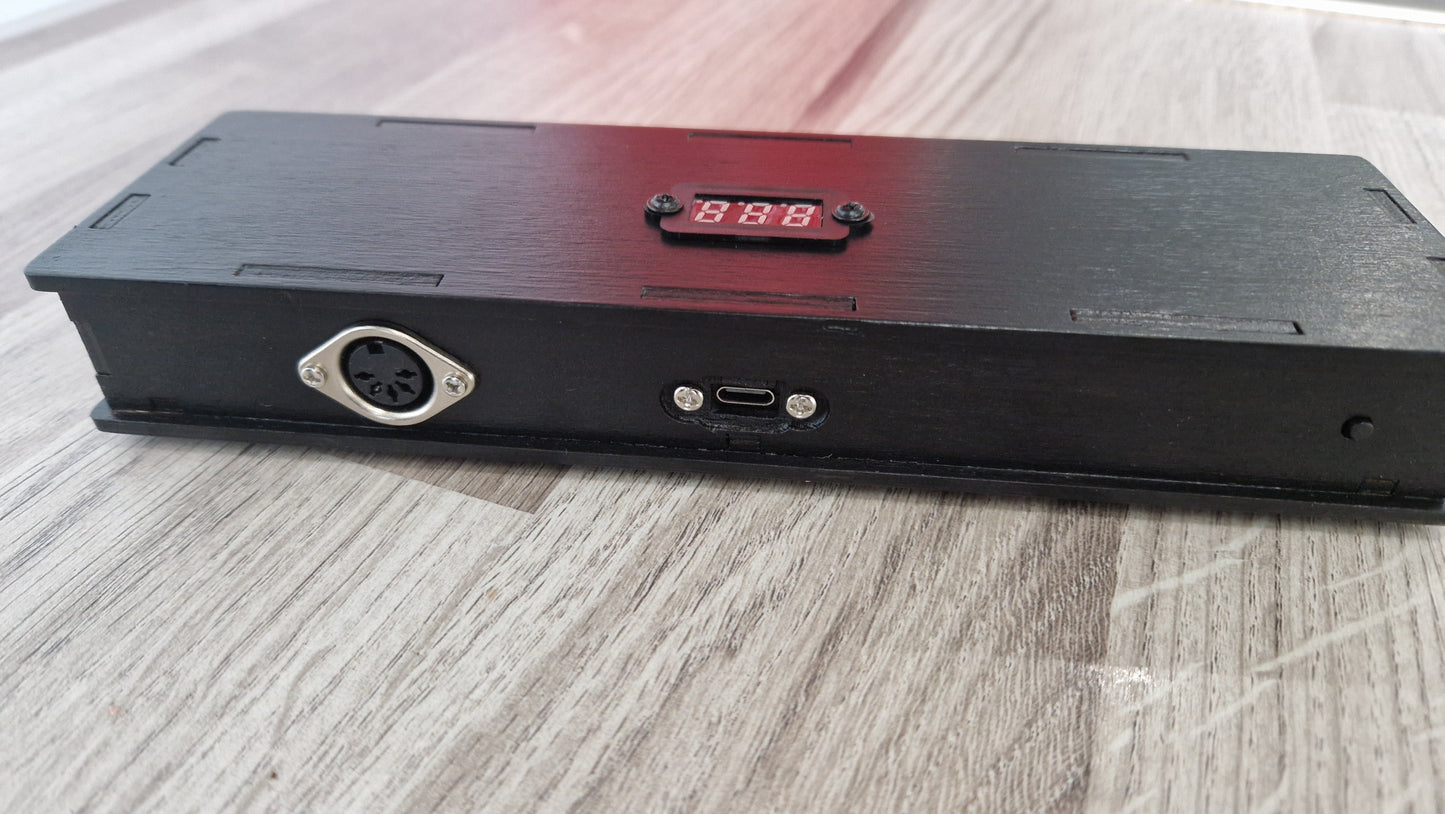 8 MIDI expression pedal input controller