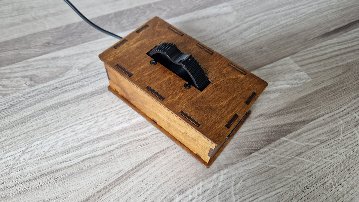 MIDI Pitch bend controller with expression pedal input
