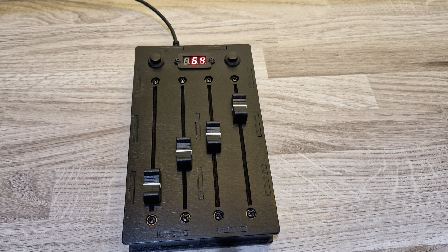 4 fader 100mm with preset buttons