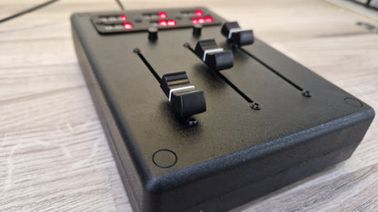 3 fader with 6 LED displays - ABS
