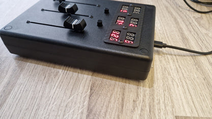 3 fader with 6 LED displays - ABS