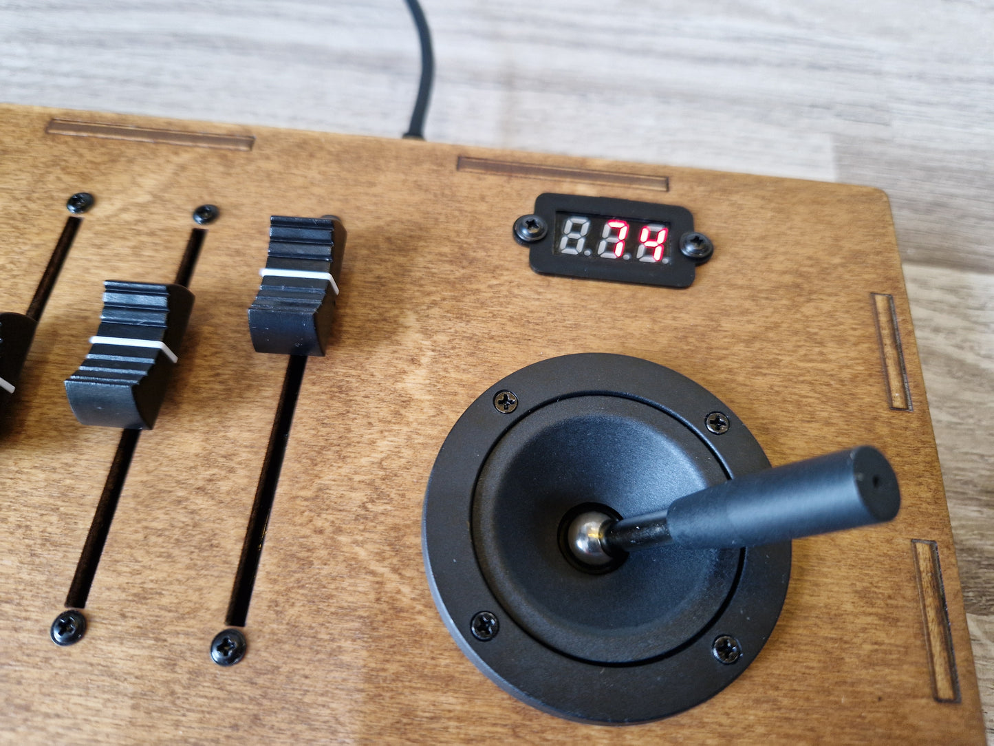 8 Fader  joystick USB AND DIN MIDI controller