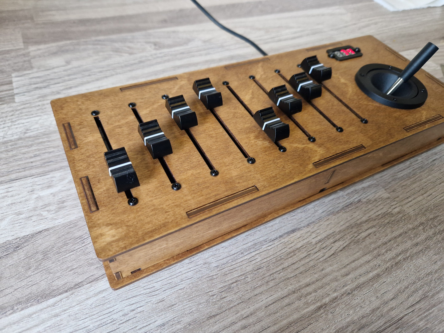 8 Fader  joystick USB AND DIN MIDI controller