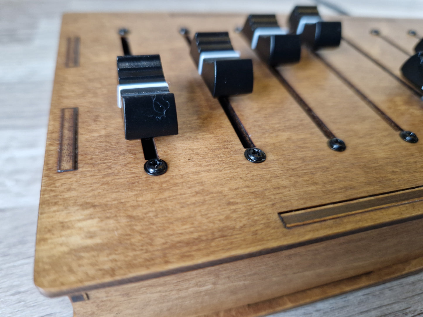 8 Fader  joystick USB AND DIN MIDI controller