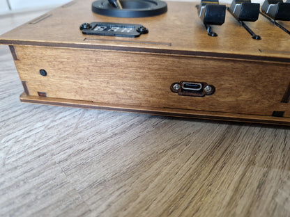 8 Fader  joystick USB AND DIN MIDI controller