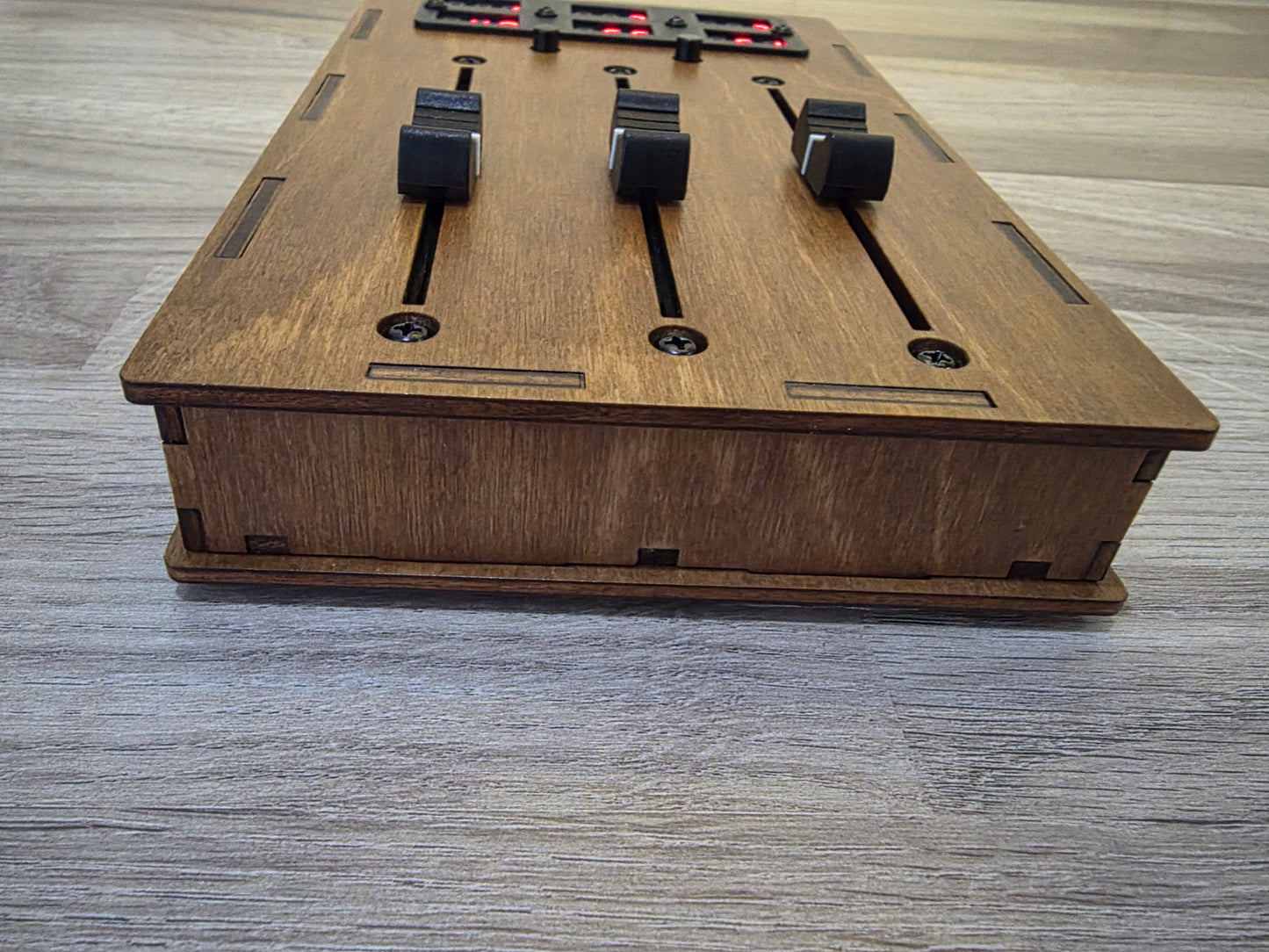 3 Fader 100mm with 6 LED displays