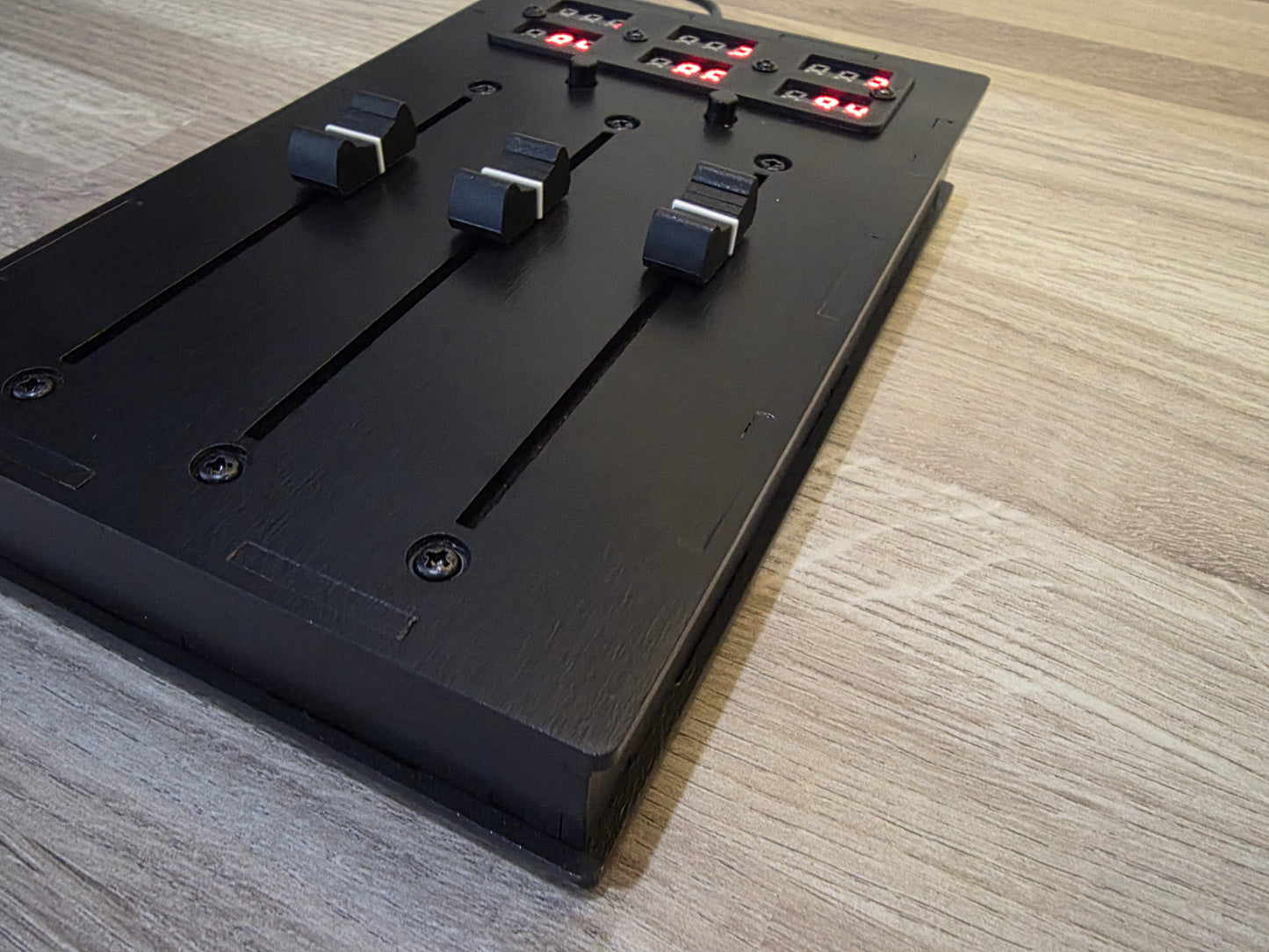 3 Fader 100mm with 6 LED displays