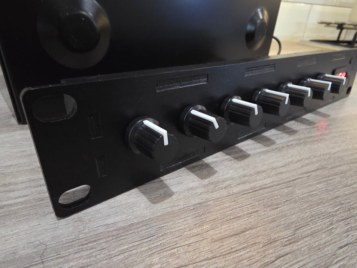 10.5" Rack Mount 7 knob USB MIDI and DIN MIDI Controller black